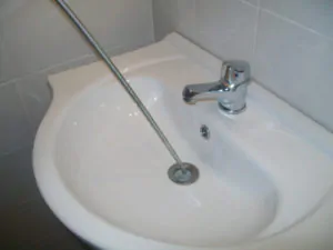 disotturazioni e disostruzioni spurghi e tubi otturati roma e provincia