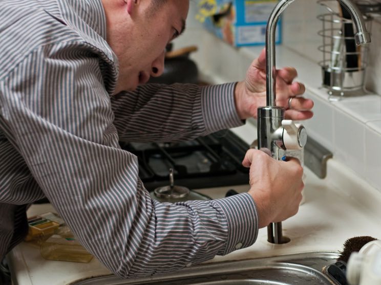 idraulico per riparazione rubinetto ad Anguillara Sabazia